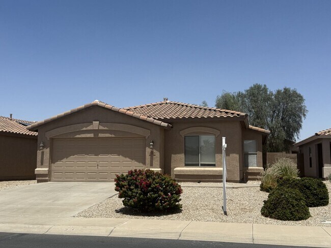 Foto del edificio - 3 BEDROOM, 2 BATH HOME IN RANCHO EL DORADO