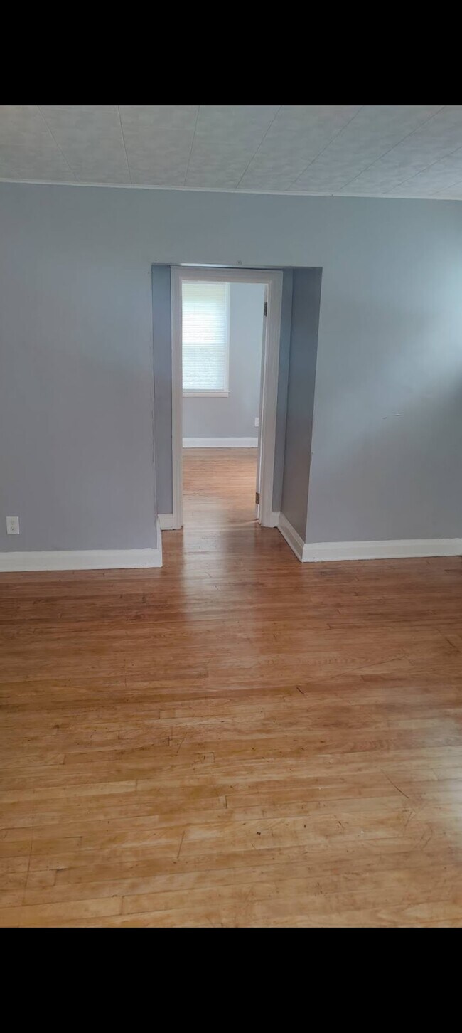 Foto del edificio - 4130 Woodhaven Ave