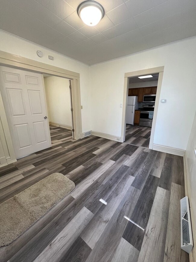 Building Photo - 3711 W 4th St