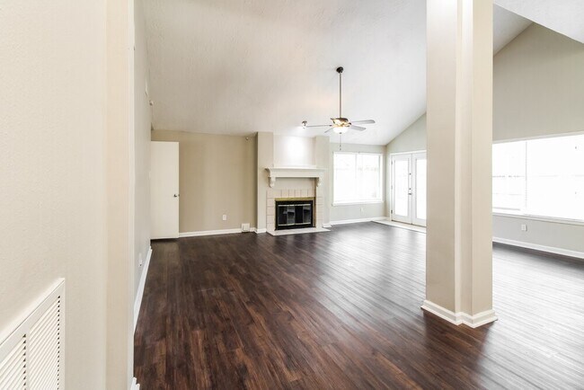 Foto del edificio - 3635 Lost Oak Dr