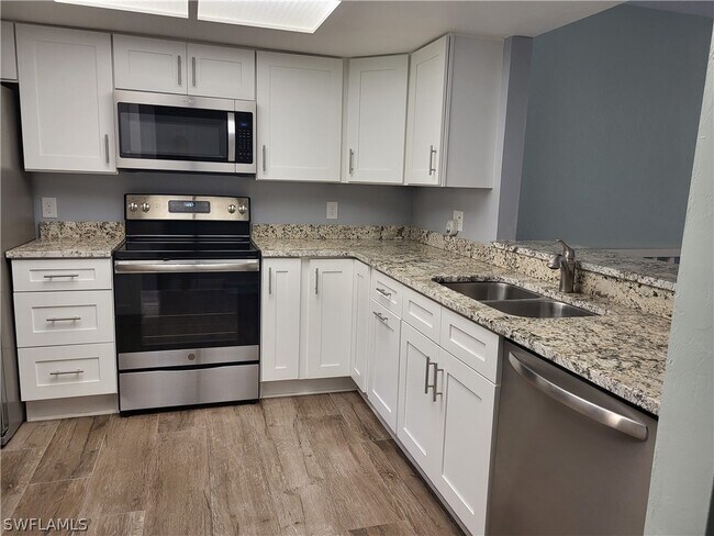 Foto del edificio - 6146 Whiskey Creek Dr
