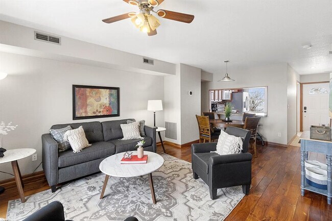 Foto del edificio - 11 Hannah Ln