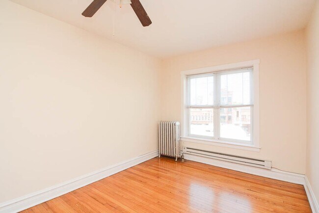 Foto del edificio - 958 W Cornelia Ave