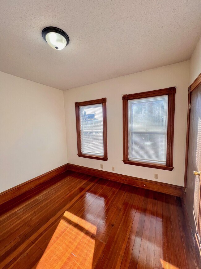 Foto del edificio - 22 Temple St