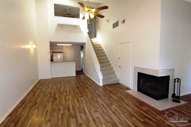 Building Photo - 5001 Grande Dr