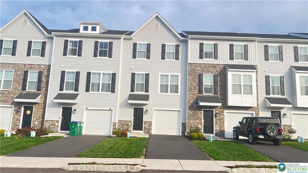 Foto principal - 4904 Brookside Ct