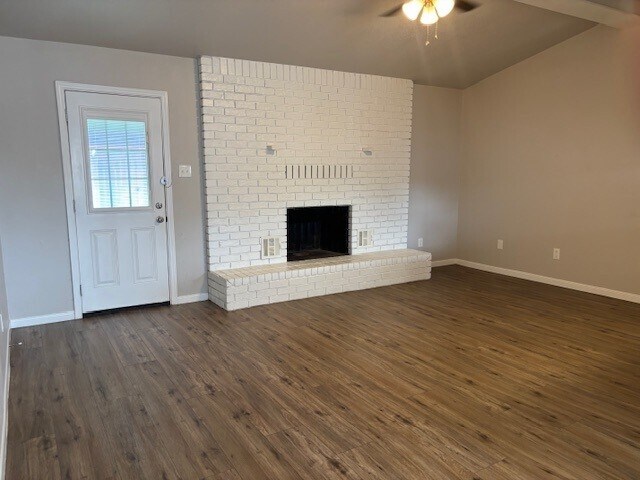 Foto del edificio - 2404 Hidden Hill Dr