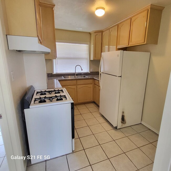 Building Photo - 2100 Cabrillo Ave