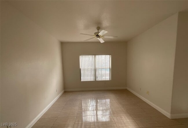 Foto del edificio - 6650 W Warm Springs Rd