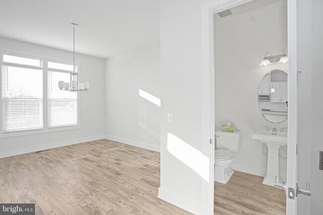 Foto del edificio - 44734 Roosevelt Sq