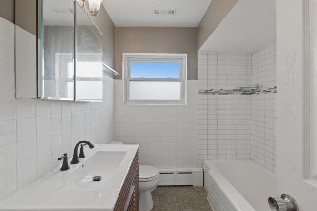 Building Photo - 3018 N Whipple St