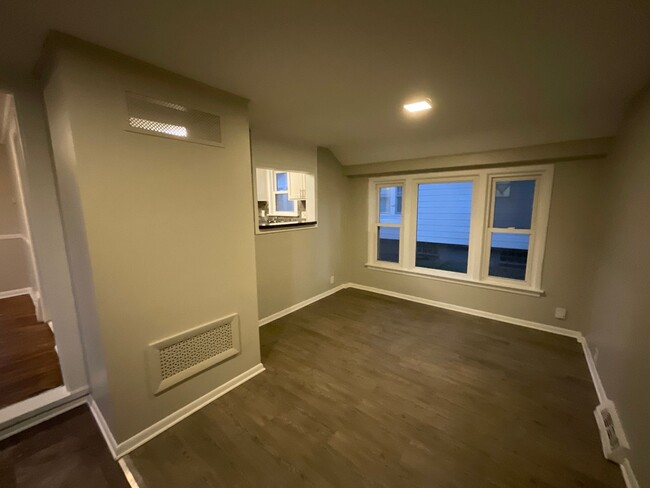 Foto del edificio - 610 E 266th St