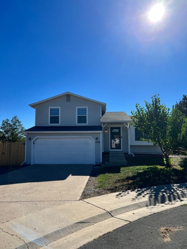 Primary Photo - 3 Bed 1 Bath Home in Southeast Aurora