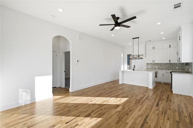 Building Photo - 104 Francis St