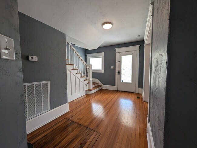 Foto del edificio - 1017 Ferdinand Ave SW