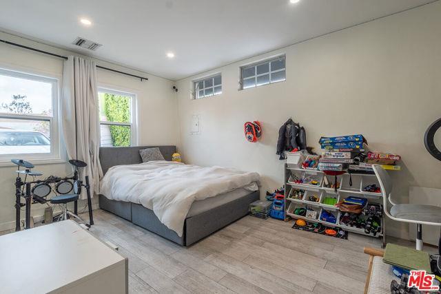 Foto del edificio - 12322 Sylvan St