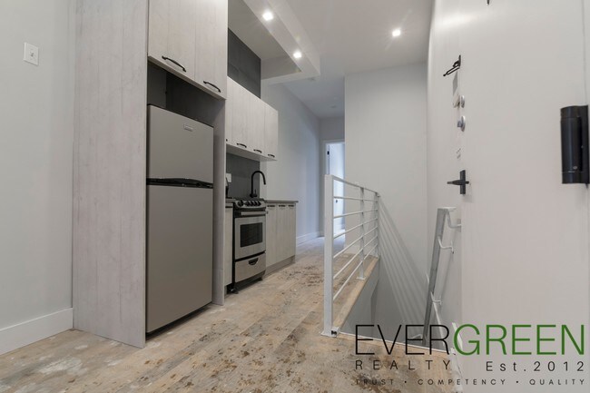 Foto del edificio - 81 Central Ave