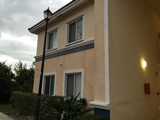 Foto principal - 1169 Golden Lakes Blvd