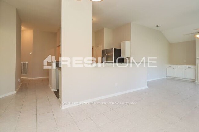 Foto del edificio - 7866 Sawmill Trl