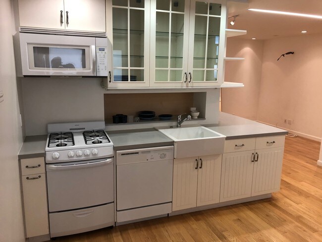 Fotografía del edificio - 12116 Ohio Ave