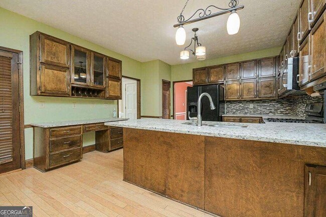 Building Photo - 711 Battersea Dr