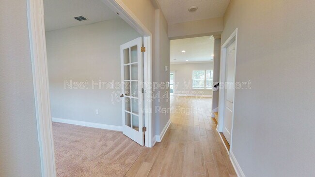 Foto del edificio - 1025 Wilmot Pl