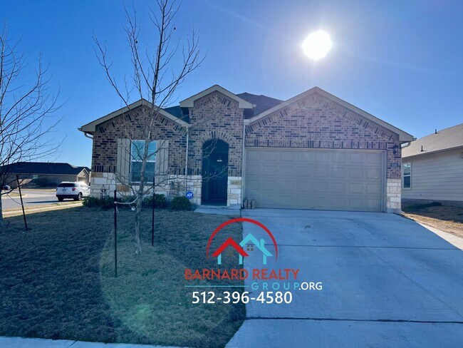 Building Photo - Four Bedroom House on Corner Lot