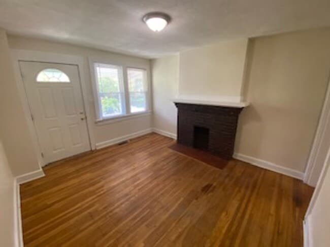 Foto del edificio - 2535 Deming Ave