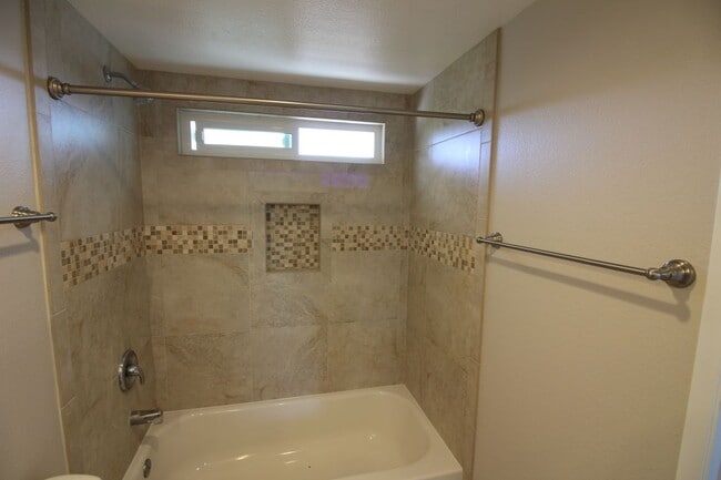 Building Photo - 227 Avenida Lobeiro