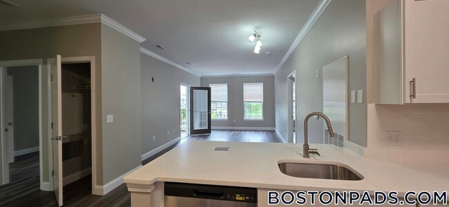 Building Photo - 311 Lowell St