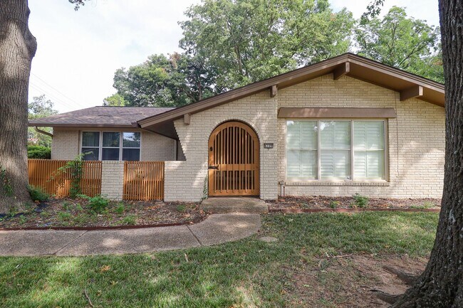 Foto del edificio - Incredible Ranch Style Home in Midtown!