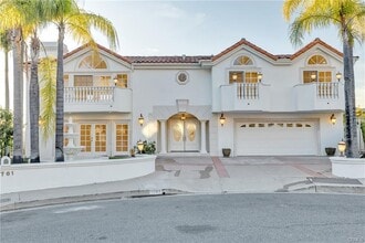 Building Photo - 1761 Hillfair Dr