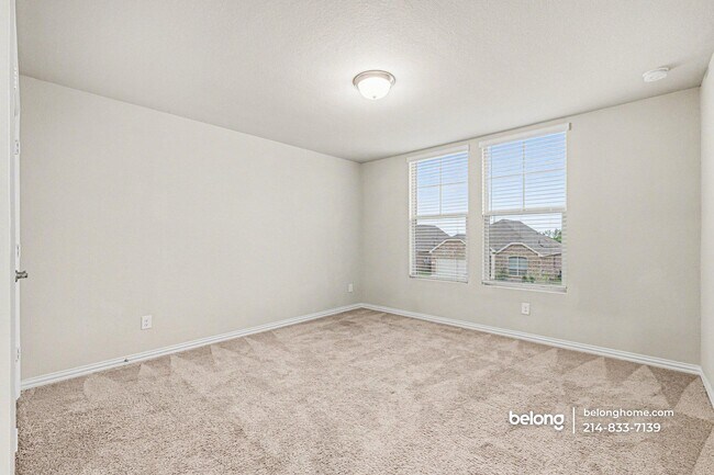 Foto del edificio - 3416 Kingsview Dr