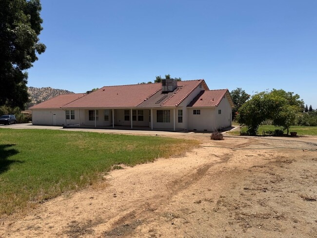 Building Photo - 38908 Millwood Dr