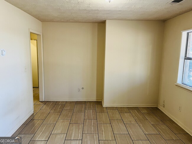 Building Photo - 4120 Midway Rd