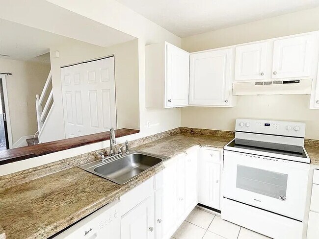 Building Photo - 1444 Tenbury Dr
