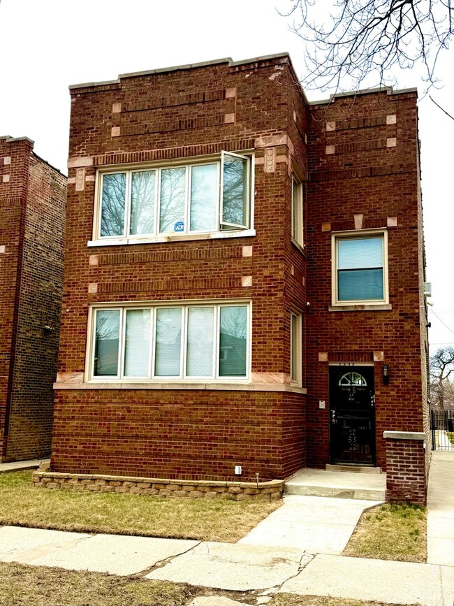 Building Photo - 7332 S Wabash Ave