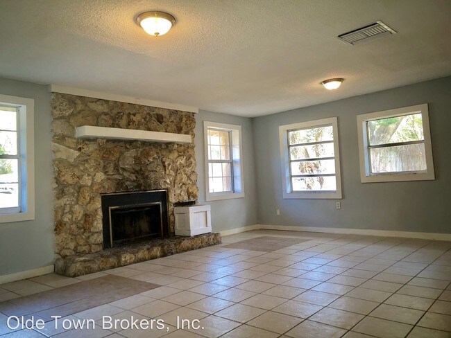 Building Photo - 905 Kentucky Blvd