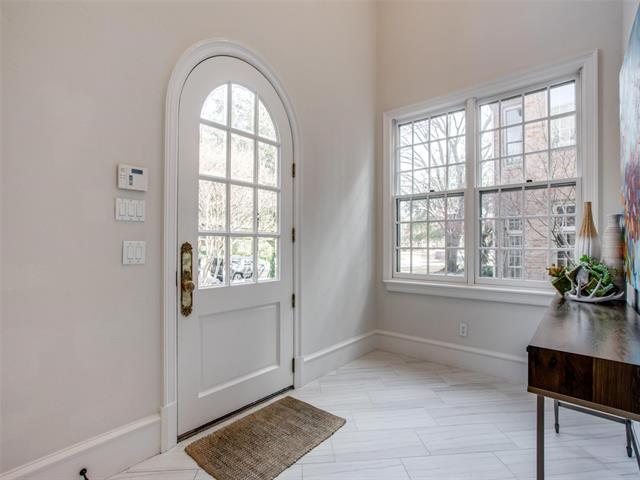 Foto del edificio - 3909 Greenbrier Dr