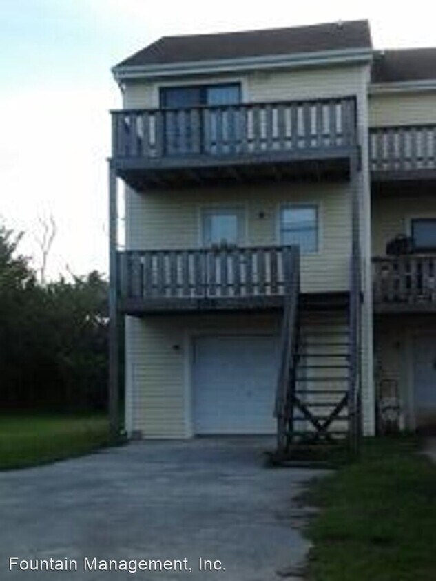 Primary Photo - 2 br, 2.5 bath House - 229 Bayview Dr