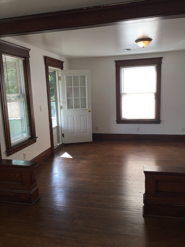Sala de estar - 56 Genesee St