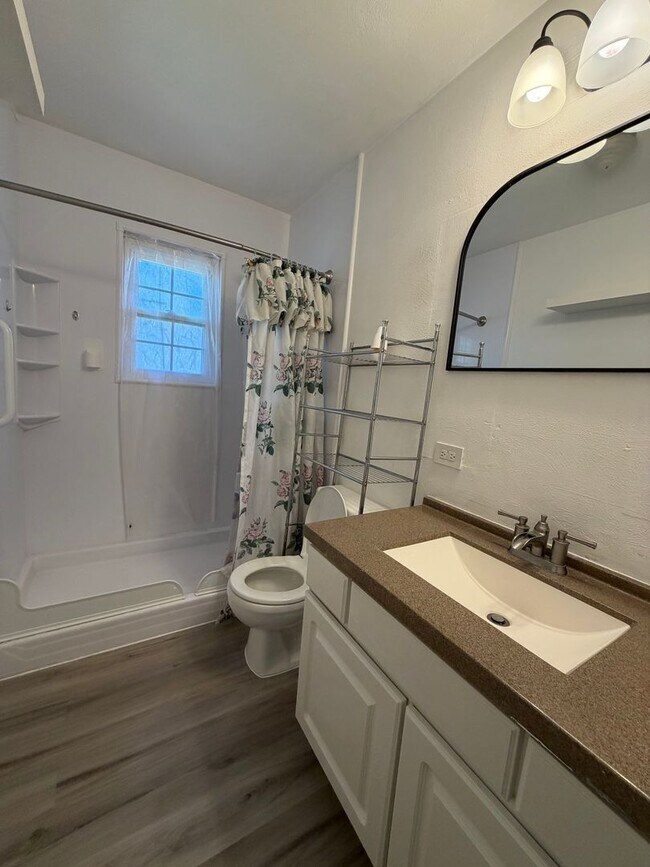 Foto del edificio - 4 bed | 2 bath Home for Rent