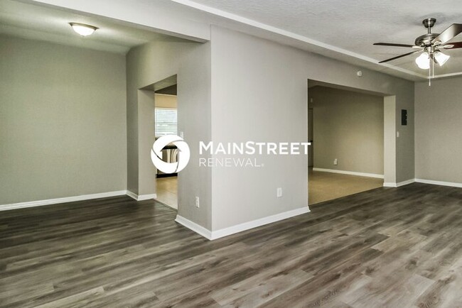 Foto del edificio - 6007 Oakcrest Cir