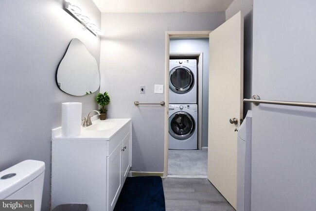 Foto del edificio - 3319 Huntley Sq Dr