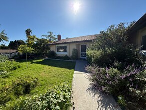 Building Photo - 942 Ruby Dr