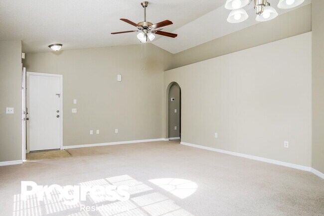 Building Photo - 2741 Whispering Trails Dr