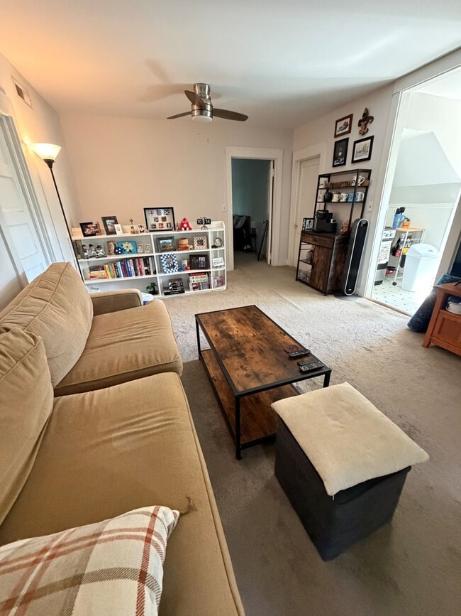 Building Photo - 1507 Villa Pl