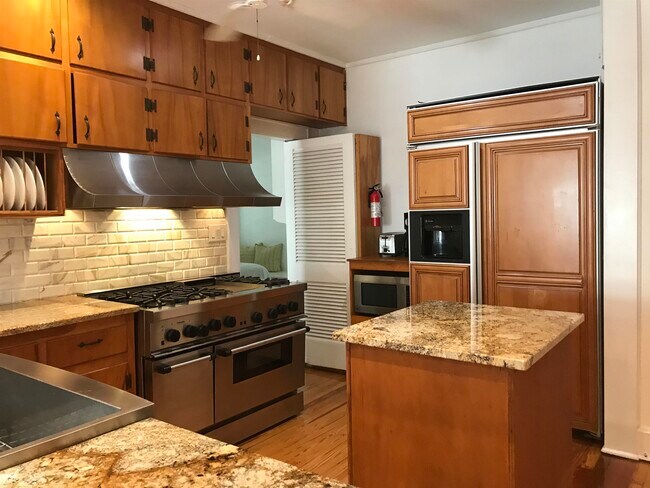 Building Photo - 1320 Terrace St