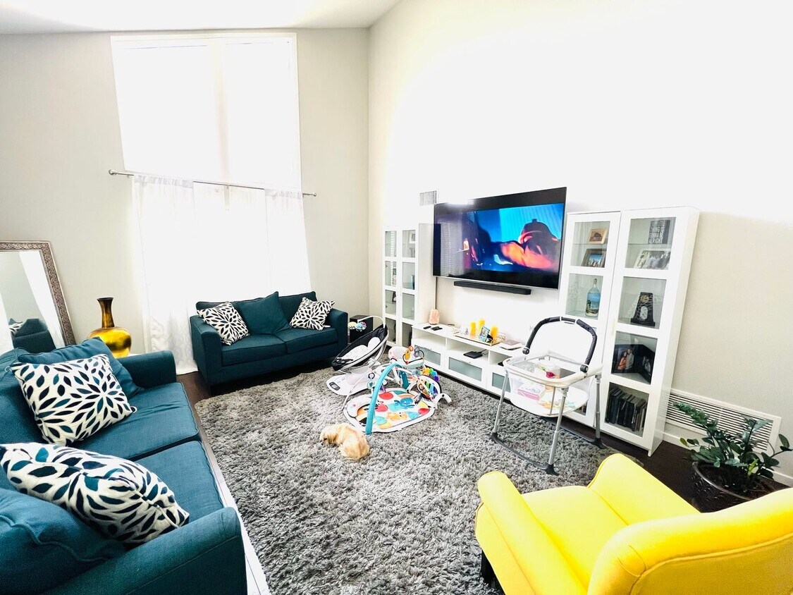 Foto principal - Simi Valley - 4 Bedroom 2.5 Bathroom - 10 ...