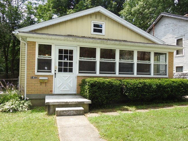 Building Photo - 1402 Huntoon Ave